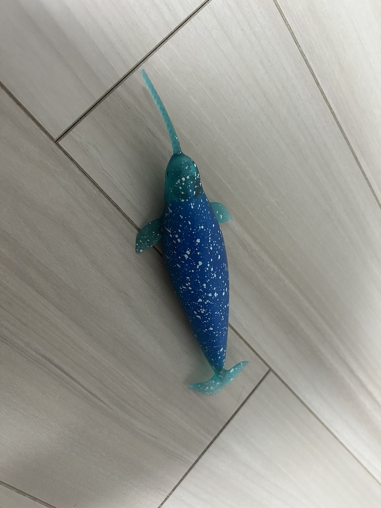 イッカクのおもちゃの画像