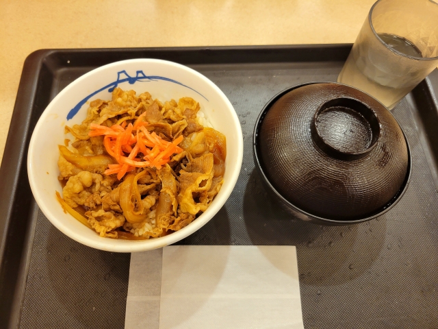 松屋の牛丼の写真